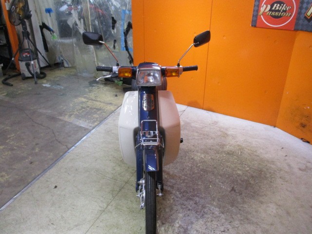 フロントから見てもこの通り状態グッド！！モデルカスタムのこの四角目はお洒落！！他店追従不可能価格！！