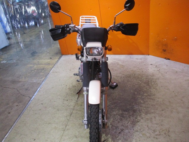 フロントから見てもこの通り状態グッド！！ナックルガード装備は嬉しいオプション！シャルパも今や希少車！