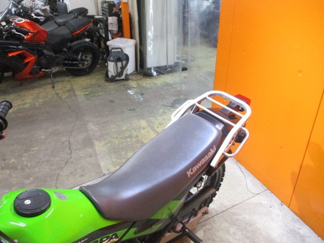 シートもこの通り破れもなければへたりもありません！現在では入手が非常に難しい社外キャリアも装備済み！