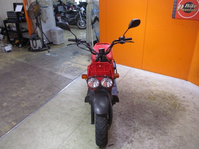 フロントから見てもこの通り状態グッド！このかっこいい２眼スタイルのズーマーも今や希少車！早い者勝ち！