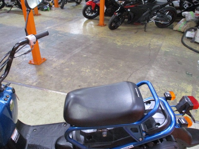 シートもこの通り破れもなければへたりもありません！当社は価格は安くても車両の質が高いので常時即れ！！