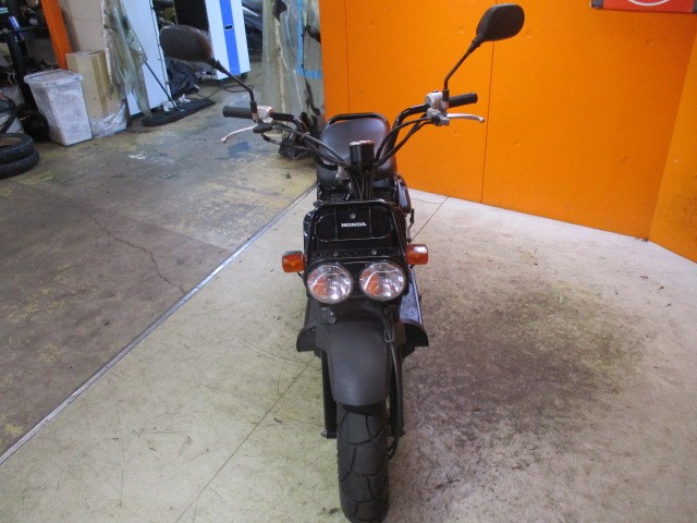 フロントから見てもこの通り状態グッド！！このかっこいい２眼スタイルのズーマーも今や希少車！！