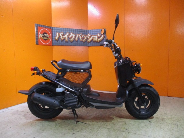 横から見てもこの通り状態グッド！！２０１１年モデルのブラックがこの価格は正に他店追従不可能価格！