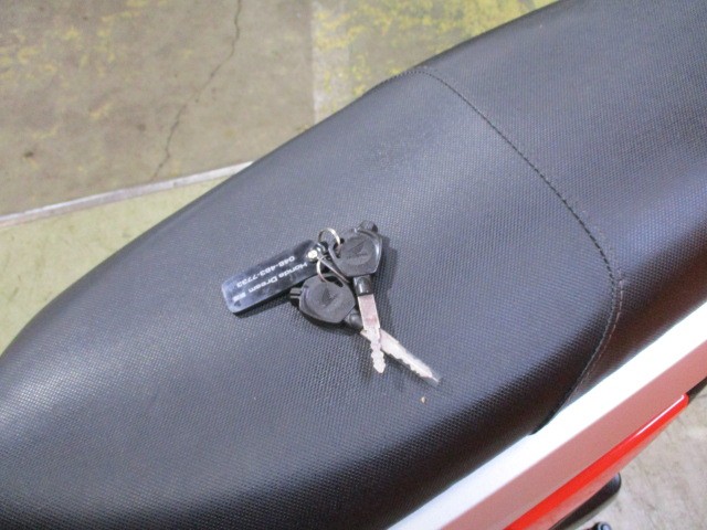 純正鍵もこの通り２本装備！！中古車はこういう所もよくチェックですよ！！通販も大歓迎の一台！！