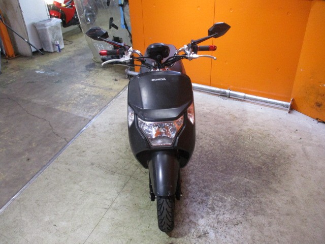 フロントから見てもこの通り状態グッド！！このカラーの人気は非常に高いので即売れは必須！！