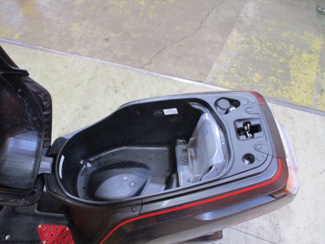 ダンクは勿論メットインも装備！ですから通勤通学にももってこいの一台！！