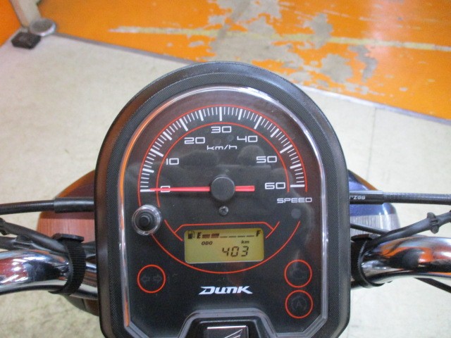 走行びっくり低走行の４０３ｋｍ！！燃料消費率１Ｌ＝７５．３ｋｍはかなりの高燃費車両ですよね！