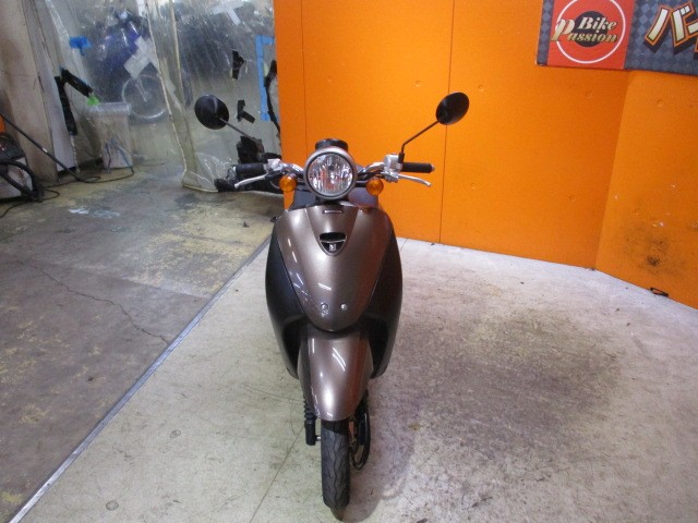 フロントから見てもこの通り状態グッド！！カラーも人気の高いペルセウスブラウンメタリック！！