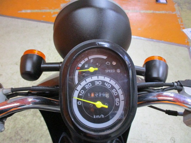 走行も１１３９６ｋｍ！！燃料消費率１Ｌ＝７３ｋｍはかなりの高燃費車両！他店追従不可能価格！！