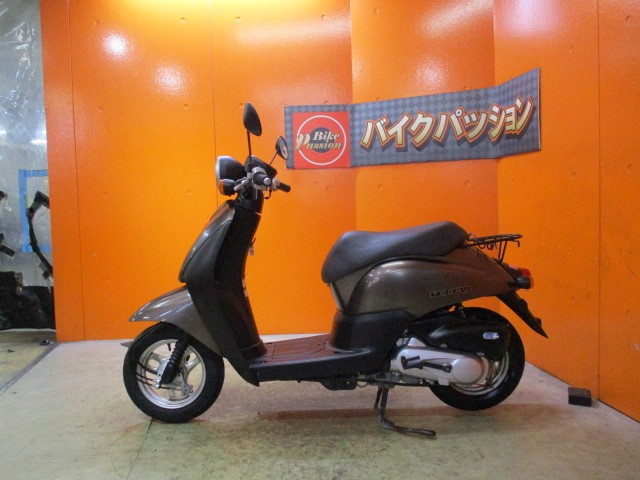 反対側もこの通り状態グッド！原付は春になると、価格が高騰するので買うなら今ですよ！！