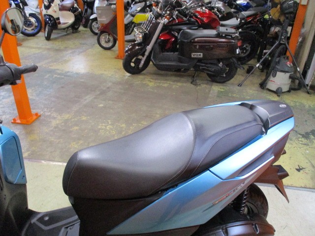 シートもこの通り破れもなければへたりもありません！！３輪はタンデムも本当に安定感グッド！