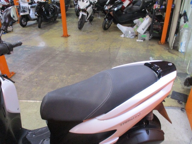 シートもこの通り破れもなければへたりもありません！当社は価格は安くても車両の質が高いので常時即売れ！