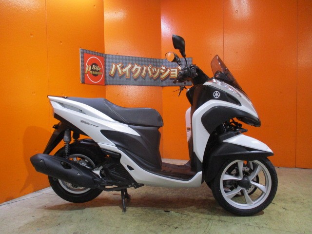 横から見てもこの通り状態グッド！！流石上質な低走行車！！本当に綺麗な一台！通勤にはもってこいの一台！