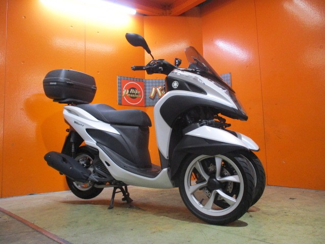 上質な社外キャリア付きのトリシティが入荷！即売れ必須の一台！希望の方は０９０４４１８５３３２小西まで