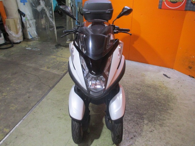 フロントから見てもこの通り状態グッド！！購入時はＬＥＤ取付工賃無料！是非ともこの機会に！！決済価格！