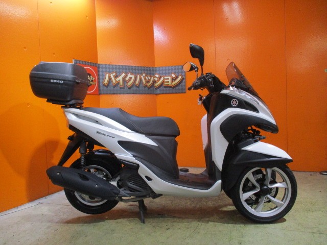 横から見てもこの通り状態グッド！！中古で探すと中々見つからないトリシティ！悩むのは危険な一台ですよ！