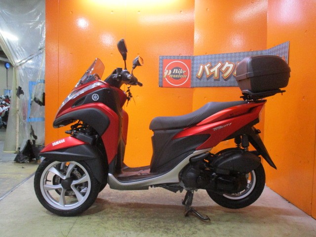 反対側もこの通り状態グッド！！駆動系の樹脂の日焼けもなく機関もとっても良好！中古のトリシティは希少！