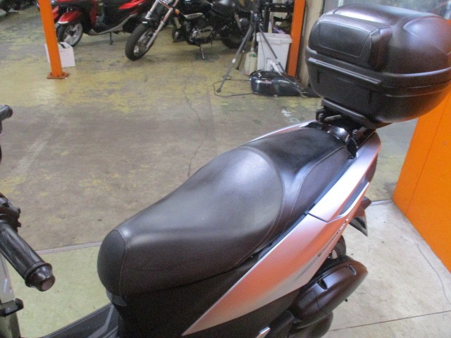 シートもこの通り破れもなければへたりもありません！来店が難しい方はお電話にて通販も可能ですよ！！