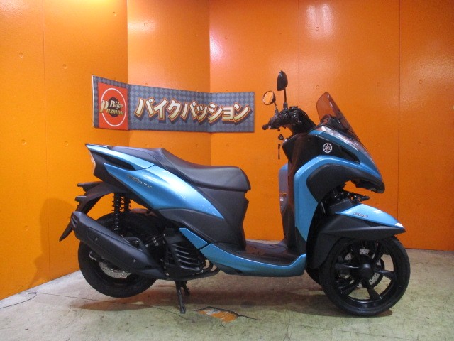 横から見てもこの通り状態グッド！このライトシアンメタリックは本当に鮮やかでお洒落！人気のカラーですよ