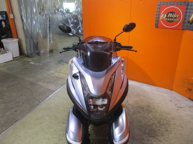 フロントから見てもこの通り状態グッド！高年式のＢＲ７Ｋモデルですからヘッドライトも純正でＬＥＤ！！