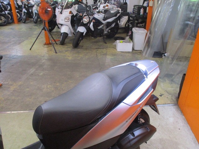 シートもこの通り破れもなければへたりもありません！来店が難しい方はお電話にて通販も可能ですよ！！