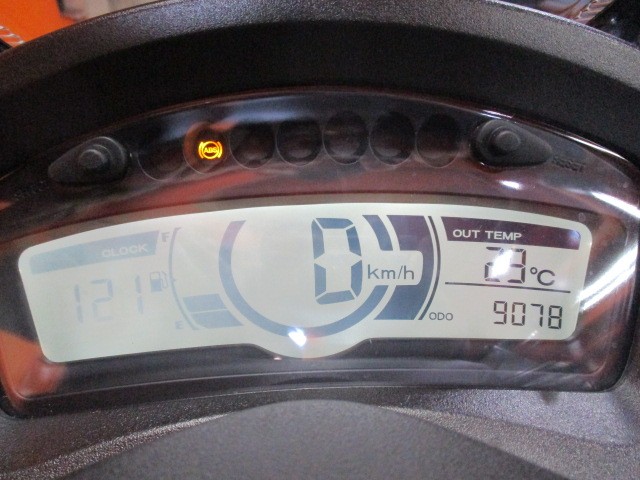 走行も９０７８ｋｍの低走行車！トリシティのインパネはフルデジタルでとっても見やすい！流石トリシティ