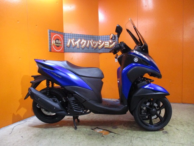 横から見てもこの通り状態グッド！ビギナーでも安心の純正フルノーマル車両！トリシティは回転が早いですよ