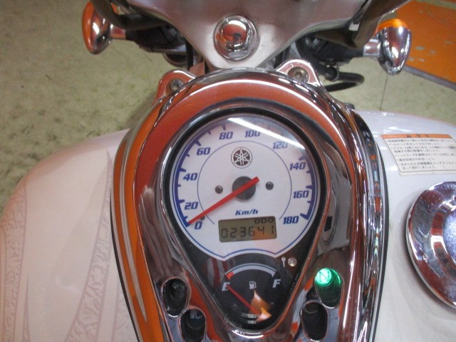 走行もまだまだの２３６４１ｋｍ！後期のＶＨモデルですから純正で燃料系も装備！他店追従不可能価格！！