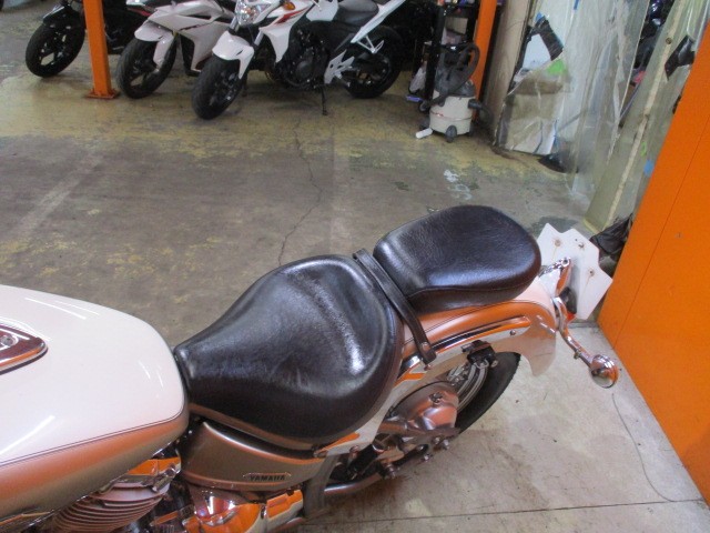 シートもこの通り破れもなければへたりもありません！当社は価格は安くても車両の質が高いので常時即売れ！