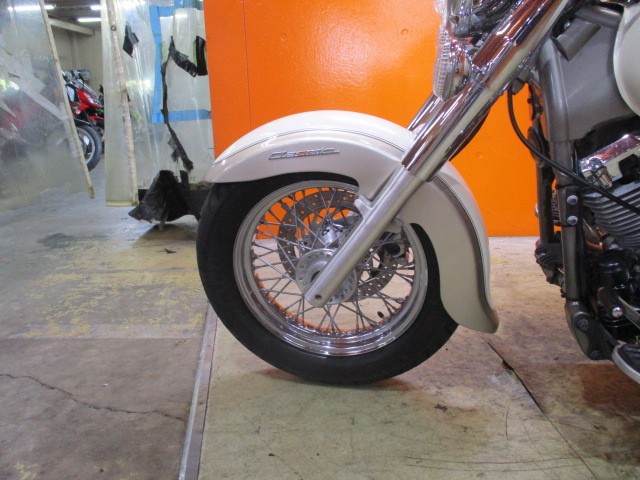 ホイールもこの通り状態グッド！！フォークのアウターまでもが綺麗な一台！勿論通販も大歓迎の一台ですよ！