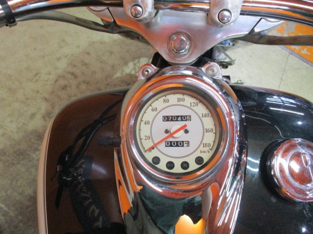 走行びっくり低走行の７０４０ｋｍ！買い取り業務を行っている当社だからこそ仕入れられたこの一台！！