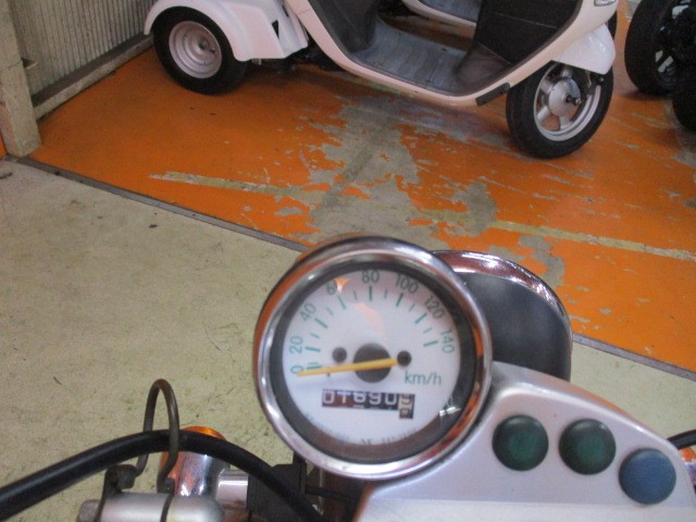 走行もびっくり低走行の１６９０ｋｍ！！燃料消費率１Ｌ＝４９ｋｍはやばい高燃費車両！他店追従不可能価格