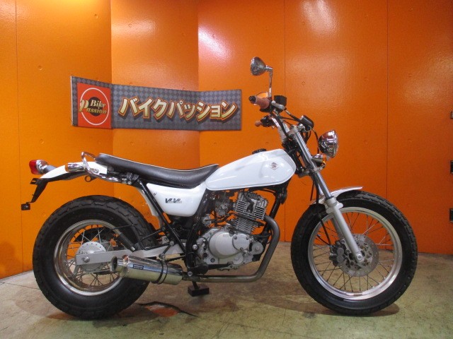 横から見てもこの通り状態グッド！原型を残す綺麗なファインカスタム車両！通販も大歓迎の一台ですよ！！