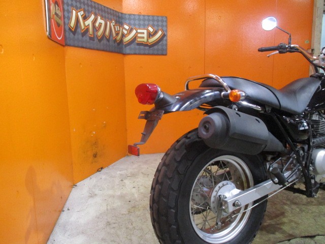 Ｒ周りもこの通り状態グッド！！ＵＰマフラーに極太タイヤ！！この特徴的なスタイルはバンバンだけですよ！