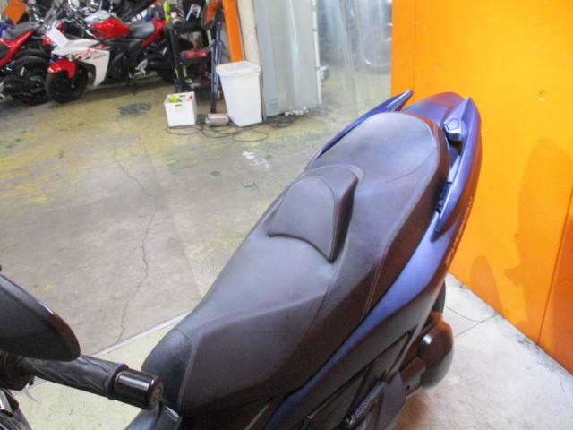 シートもこの通り破れもなければへたりもありません！４００ビクスクのトルクを味わうと病みつきになります