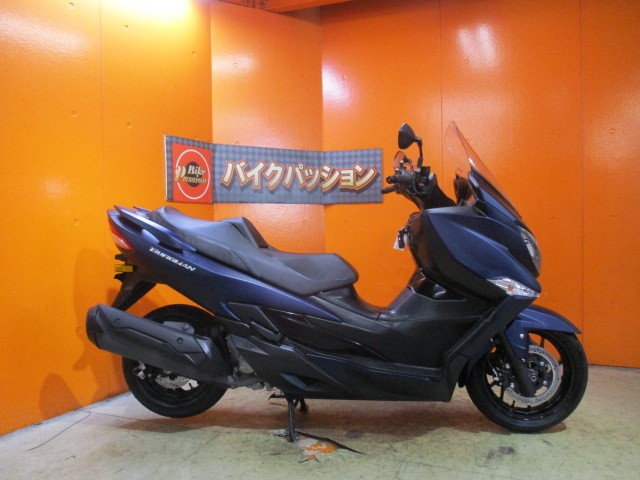 横から見てもこの通り状態グッド！！オプション装着時に必須になるブレースバーも装着済み！お買い得車！１