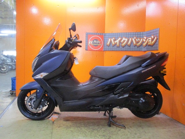 反対側もこの通り状態グッド！やはり２０１９年の新色のこのカラーのカッコよさは一味違う！！