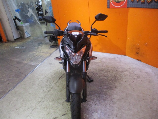 フロントから見てもこの通り状態グッド！本国では災害バイクとしても活躍中のパルサー２００ＮＳ！！