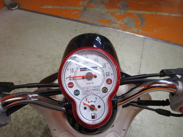 横から見てもこの通り状態グッド！写真の通り外装もマフラーも樹脂も本当に綺麗な一台ですよ！！