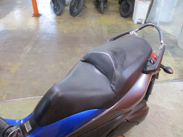 シートもこの通り状態グッド！フェイズはビックスクーターですからタンデムも楽々ですよ！