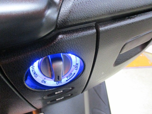 鍵をさす必要のない、電子キーエントリーモデル！これは通勤や買い物などなんにでも本当に便利な機能です！