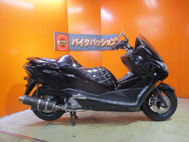 横から見てもこの通り状態グッド！外観をこわさない綺麗なカスタム車両！！かっこいいですよ！！