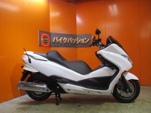 横から見てもこの通り状態グッド！この最上級グレードのＡＢＳオーディオＰＫＧが当社なら驚きのこの価格！