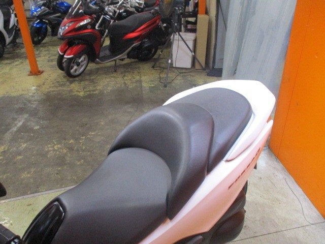 シートもこの通り破れもなければへたりもありません！来店が難しい方はお電話にて通販も可能ですよ！！