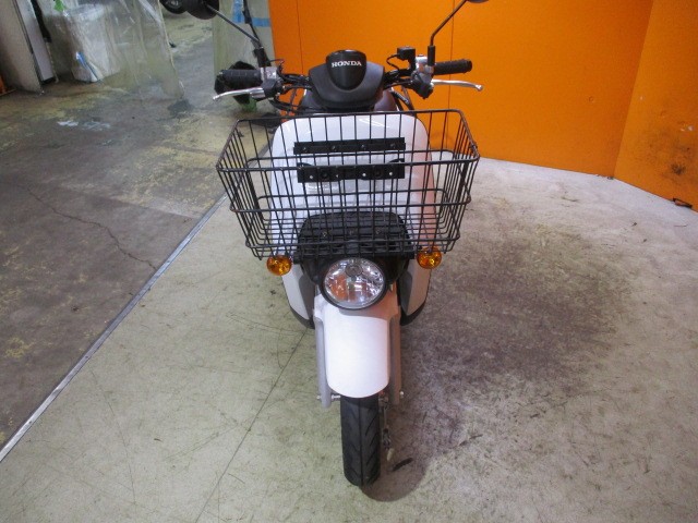 フロントから見てもこの通り状態グッド！前かごオプションも嬉しいオプション！通販も大歓迎の一台！！