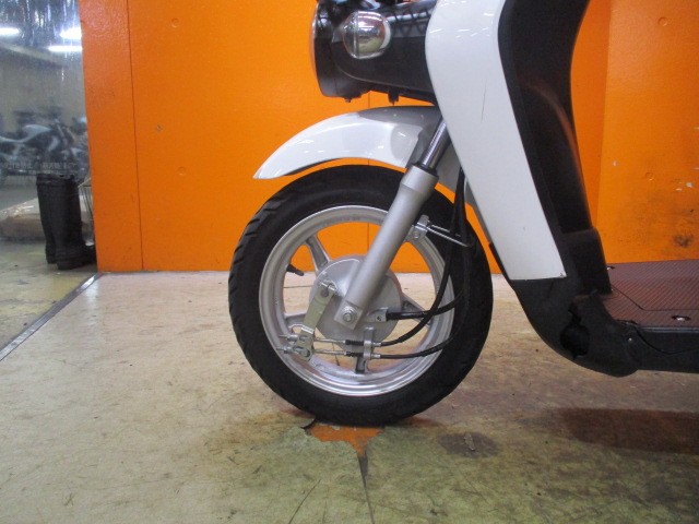 ホイールもこの通り状態グッド！フォークのアウターまでもが綺麗なこの一台がこの価格はお安いですよ！！