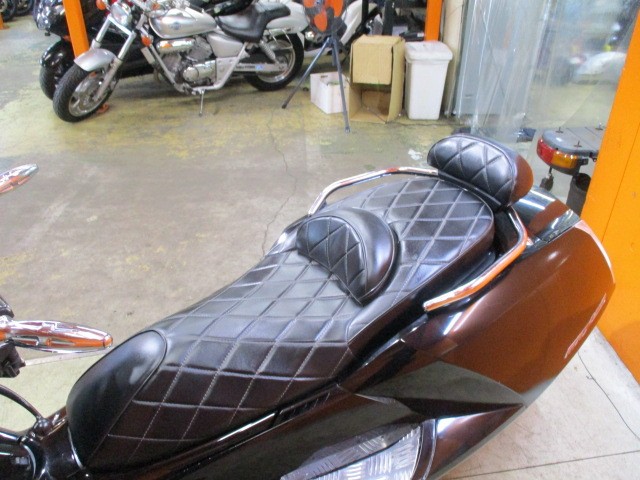 シートもこの通り破れもなければへたりもありません！人気の高いフェイクレザーシート！他店追従不可能価格