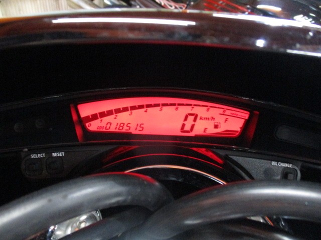 走行もまだまだの１８５１５ｋｍ！！来店が難しい方はお電話にて通販も可能ですよ！悩むのは危険な一台！