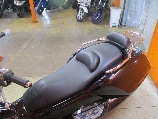 シートもこの通り破れもなくへたりもありません！現在では非常に入手の難しいＹＳキャリア装備！