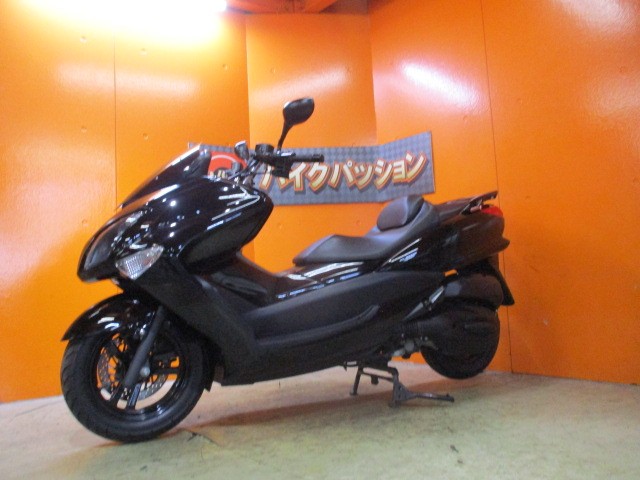 こちらの車両は納車点検を行わないので保証はありませんが支払総額がとってもリーズナブル！！